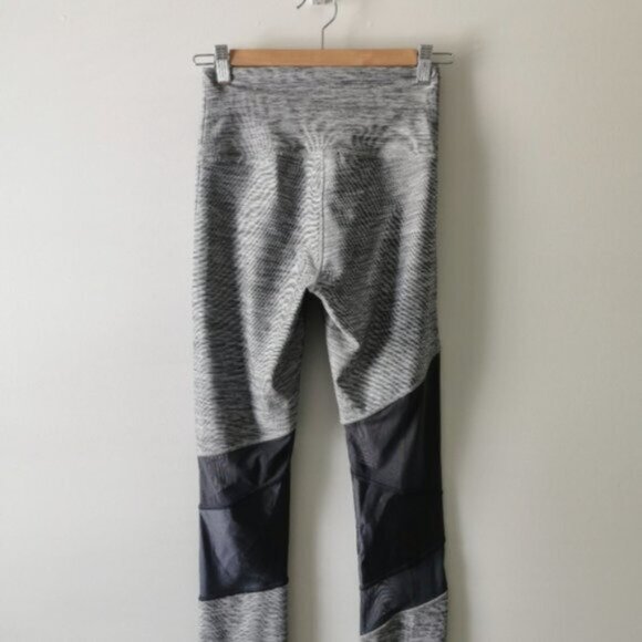 PINK mesh gray leggings - Picture 4 of 8